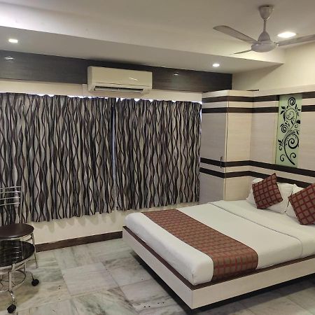 Hotel Oc Residency Мумбаї Екстер'єр фото